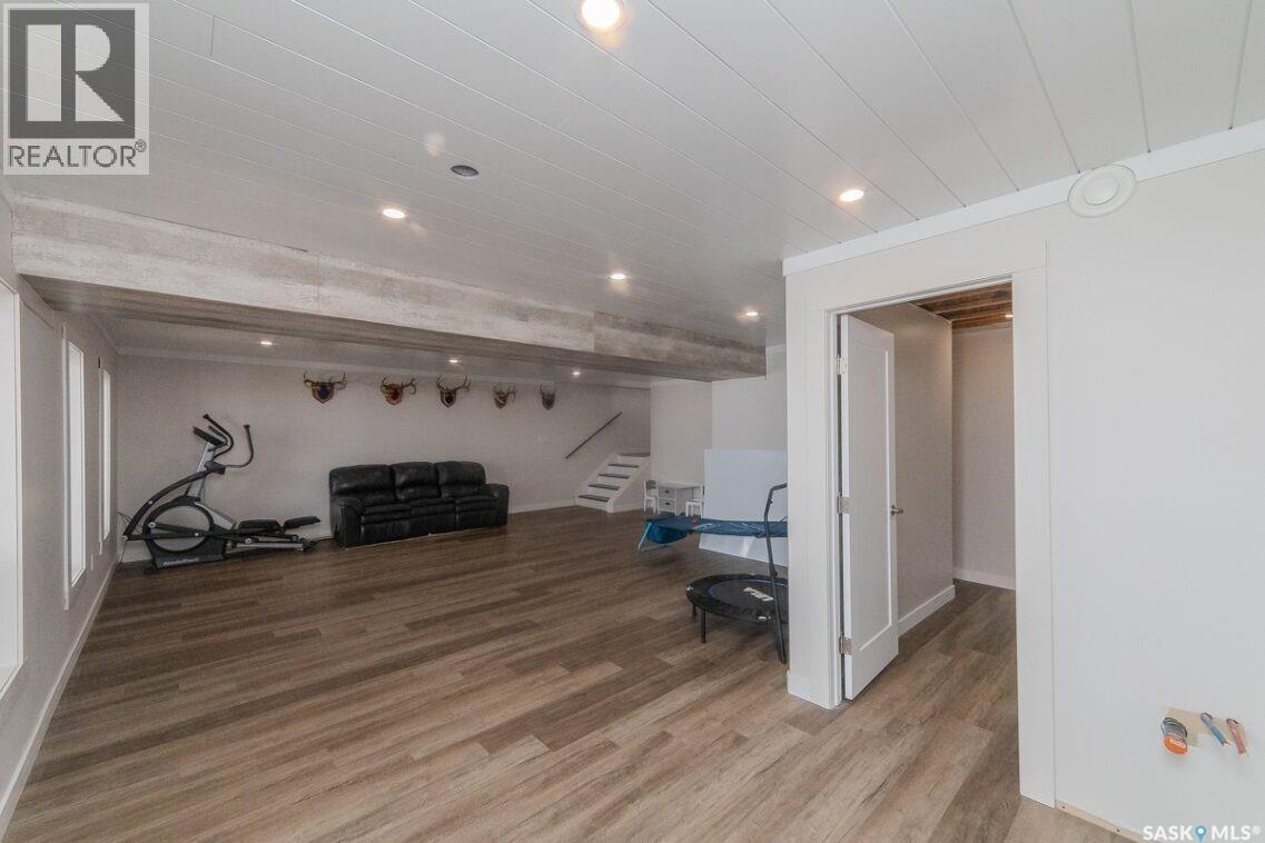 35 Lake Avenue, Jackfish Lake, SK - Indoor Photo Showing Other Room