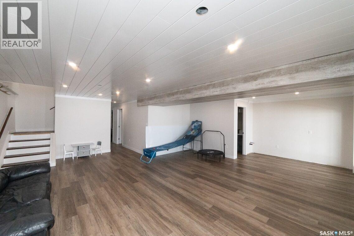 35 Lake Avenue, Jackfish Lake, SK - Indoor