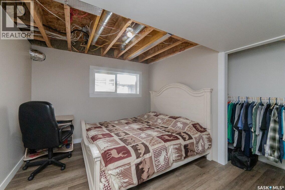 35 Lake Avenue, Jackfish Lake, SK - Indoor Photo Showing Bedroom