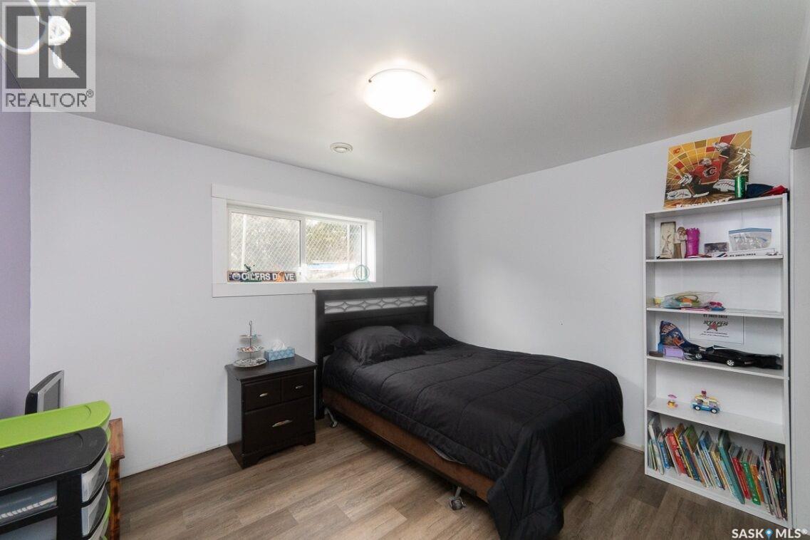 35 Lake Avenue, Jackfish Lake, SK - Indoor Photo Showing Bedroom