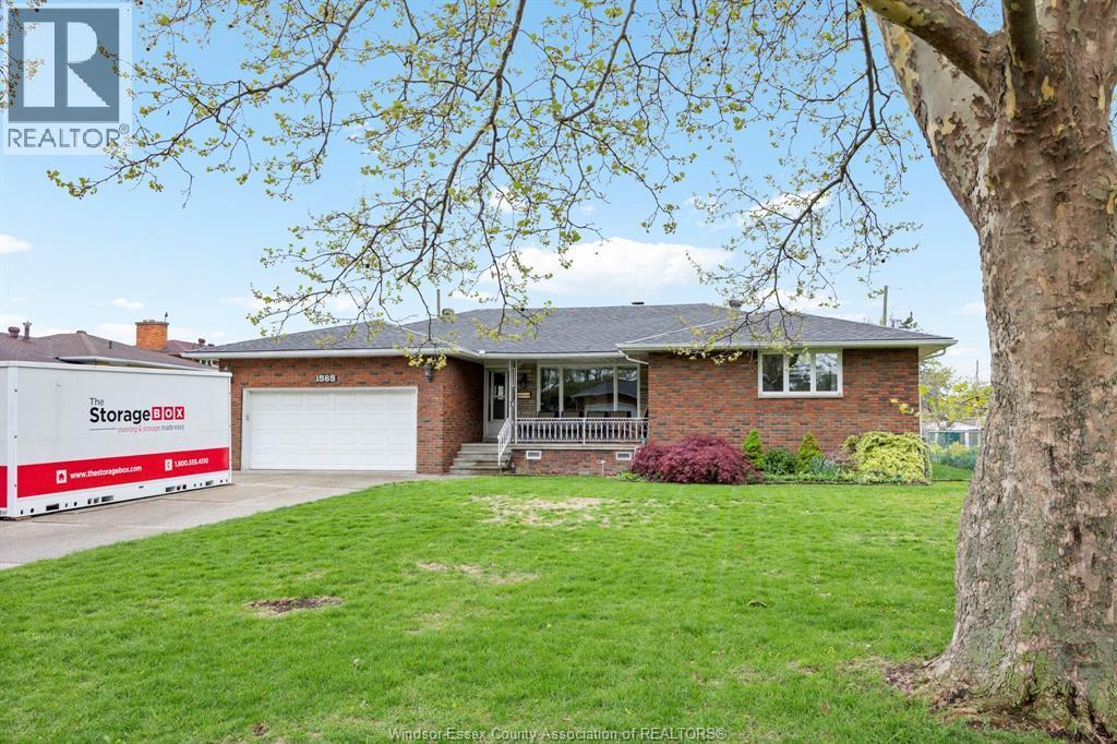 1565 Roxborough, Windsor, ON - Outdoor With Deck Patio Veranda