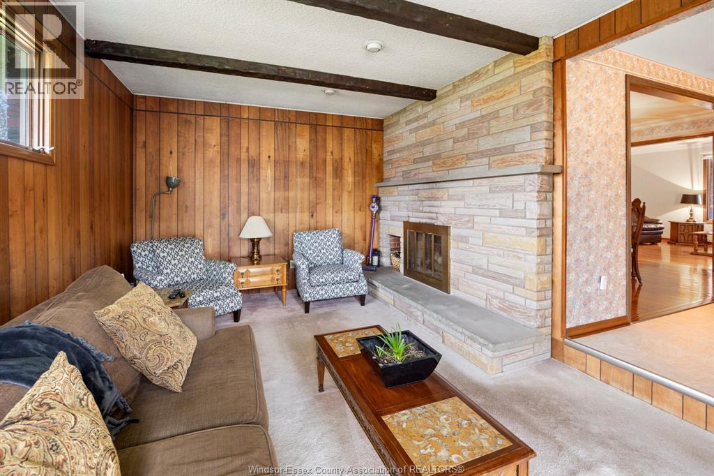 1565 Roxborough, Windsor, ON - Indoor