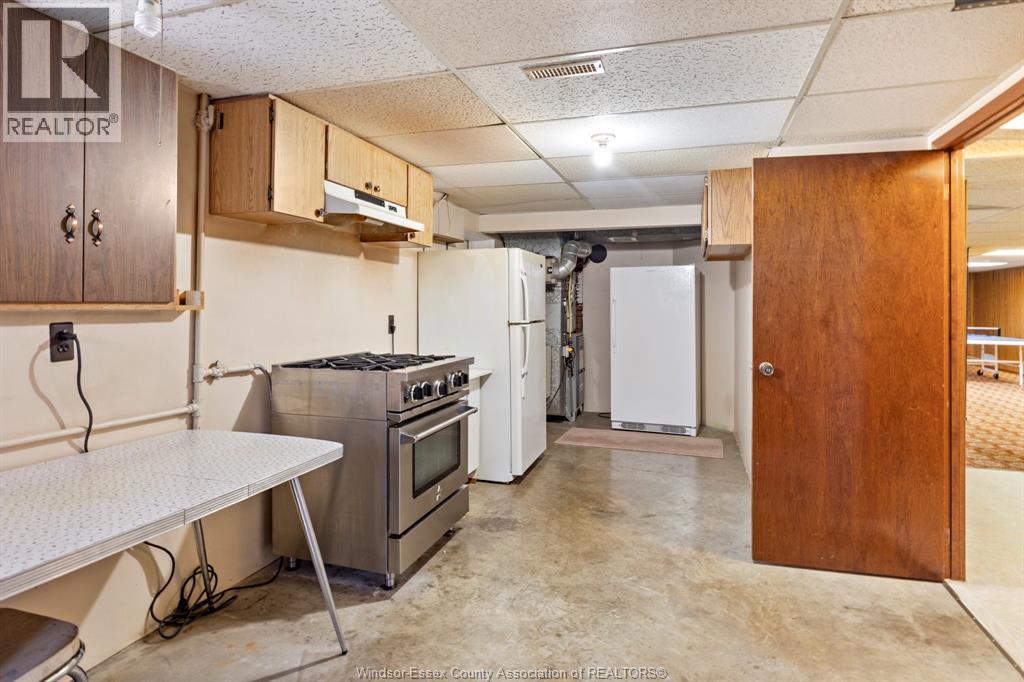 1565 Roxborough, Windsor, ON - Indoor Photo Showing Laundry Room