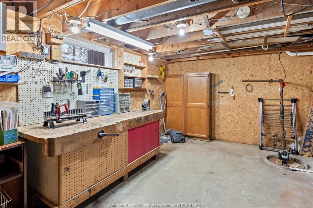 1565 Roxborough, Windsor, ON - Indoor