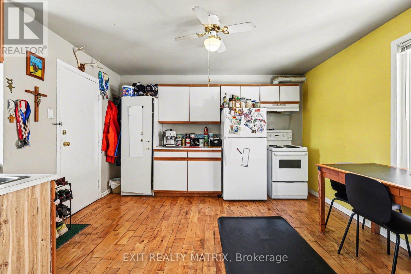 70 Bolton Street, Ottawa, ON - Indoor Photo Showing Kitchen