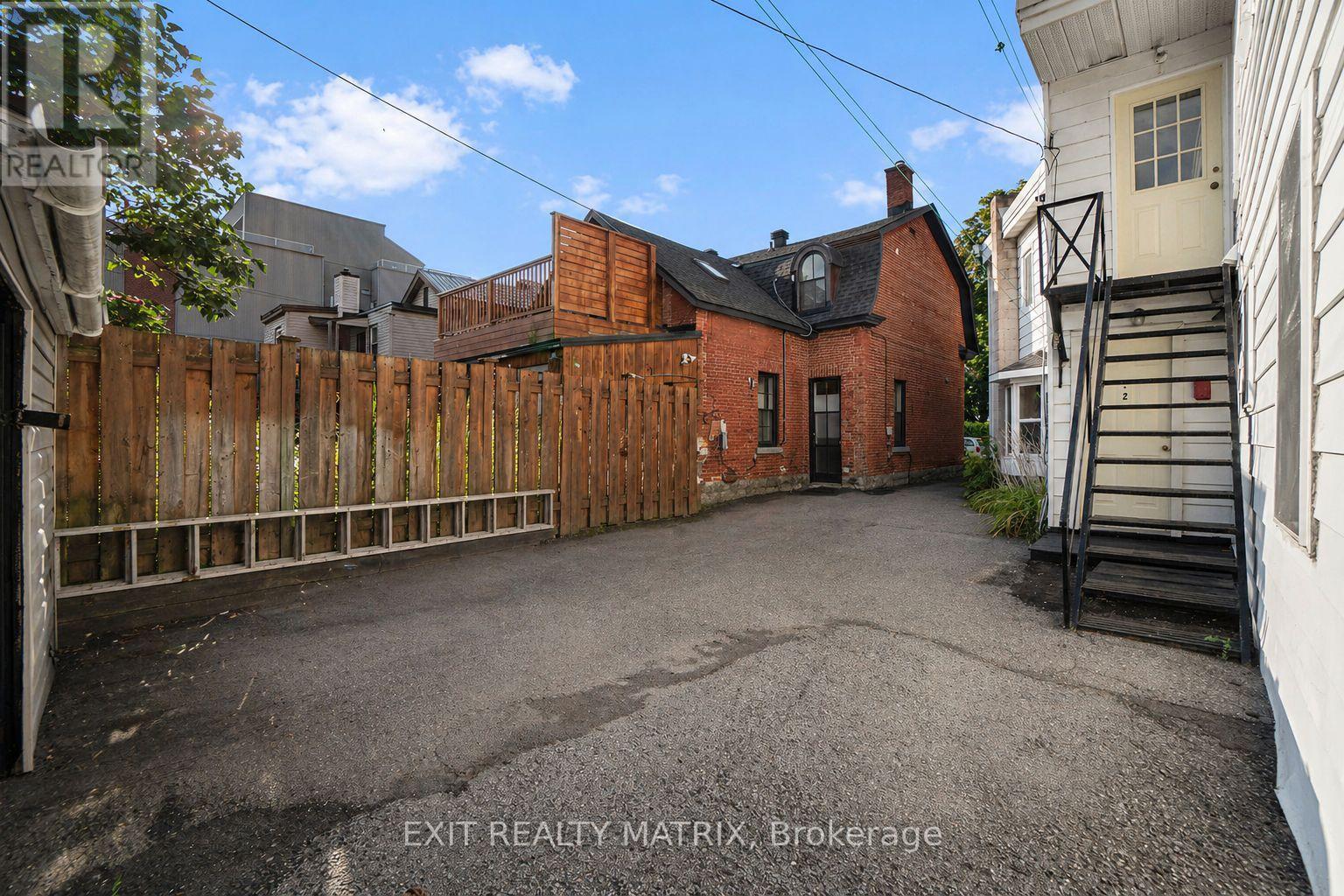 70 Bolton Street, Ottawa, ON - Outdoor