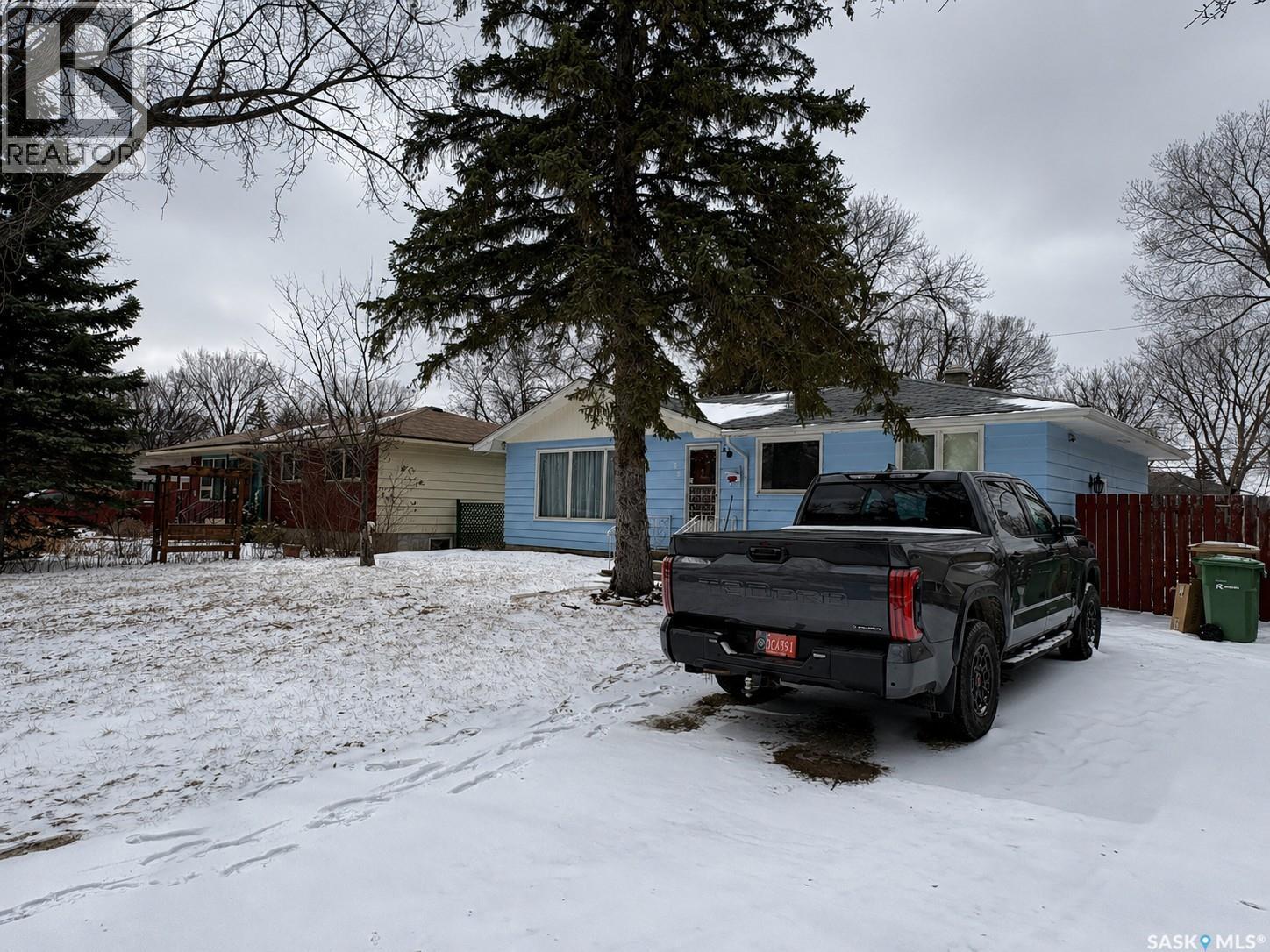 56 Marsh Crescent, Regina, SK - Outdoor