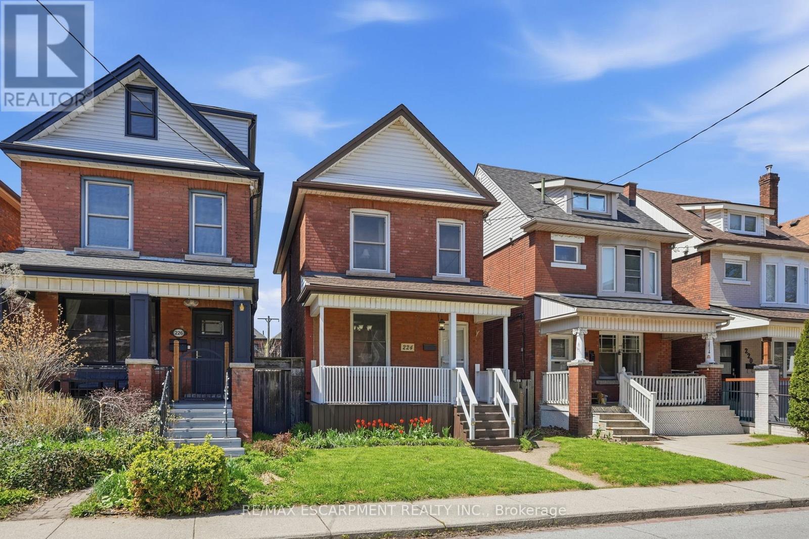 224 Balsam Avenue S, Hamilton, ON - Outdoor With Deck Patio Veranda With Facade