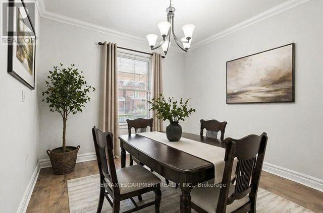 224 Balsam Avenue S, Hamilton, ON - Indoor Photo Showing Dining Room