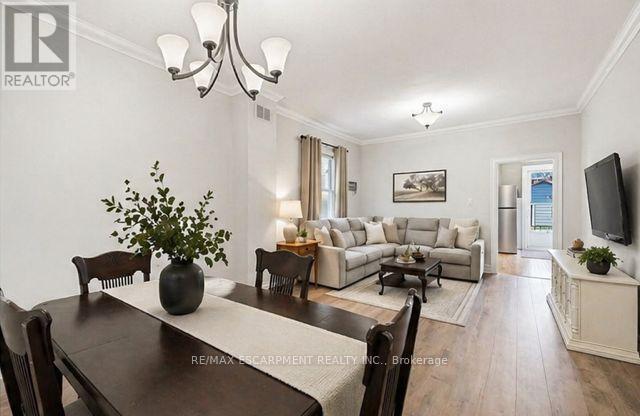 224 Balsam Avenue S, Hamilton, ON - Indoor