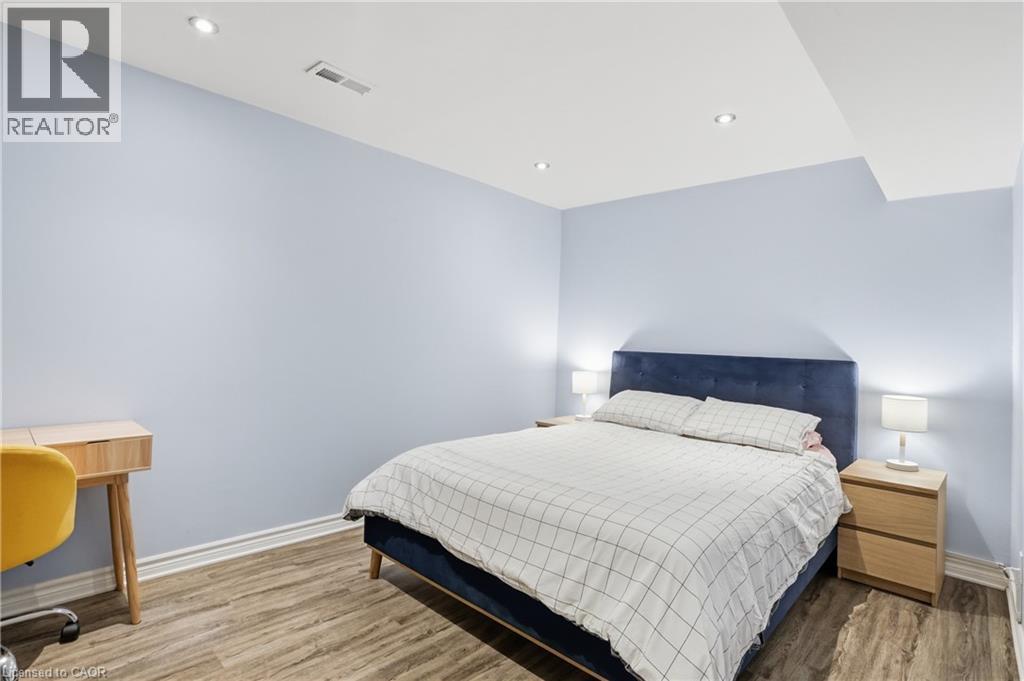 2 Amore Boulevard, Hamilton, ON - Indoor Photo Showing Bedroom