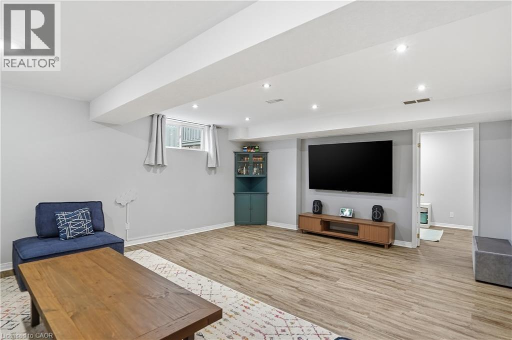 2 Amore Boulevard, Hamilton, ON - Indoor