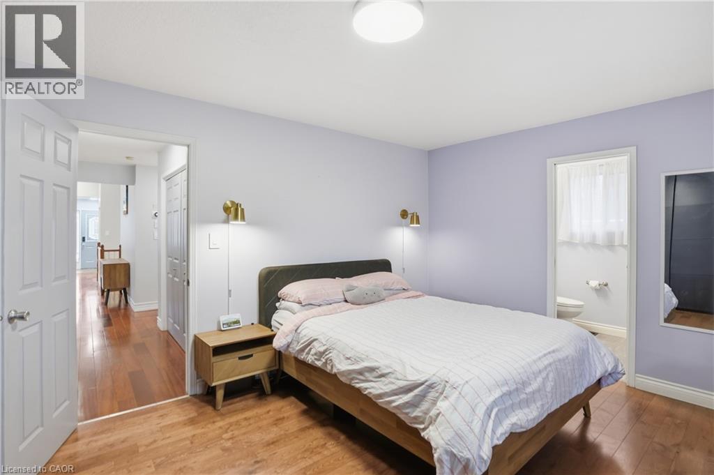 2 Amore Boulevard, Hamilton, ON - Indoor Photo Showing Bedroom