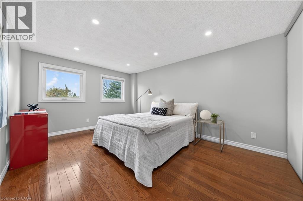 40 Old Maple Lane, Kitchener, ON - Indoor Photo Showing Bedroom