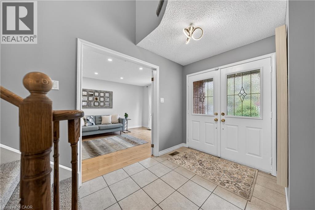 40 Old Maple Lane, Kitchener, ON - Indoor Photo Showing Other Room