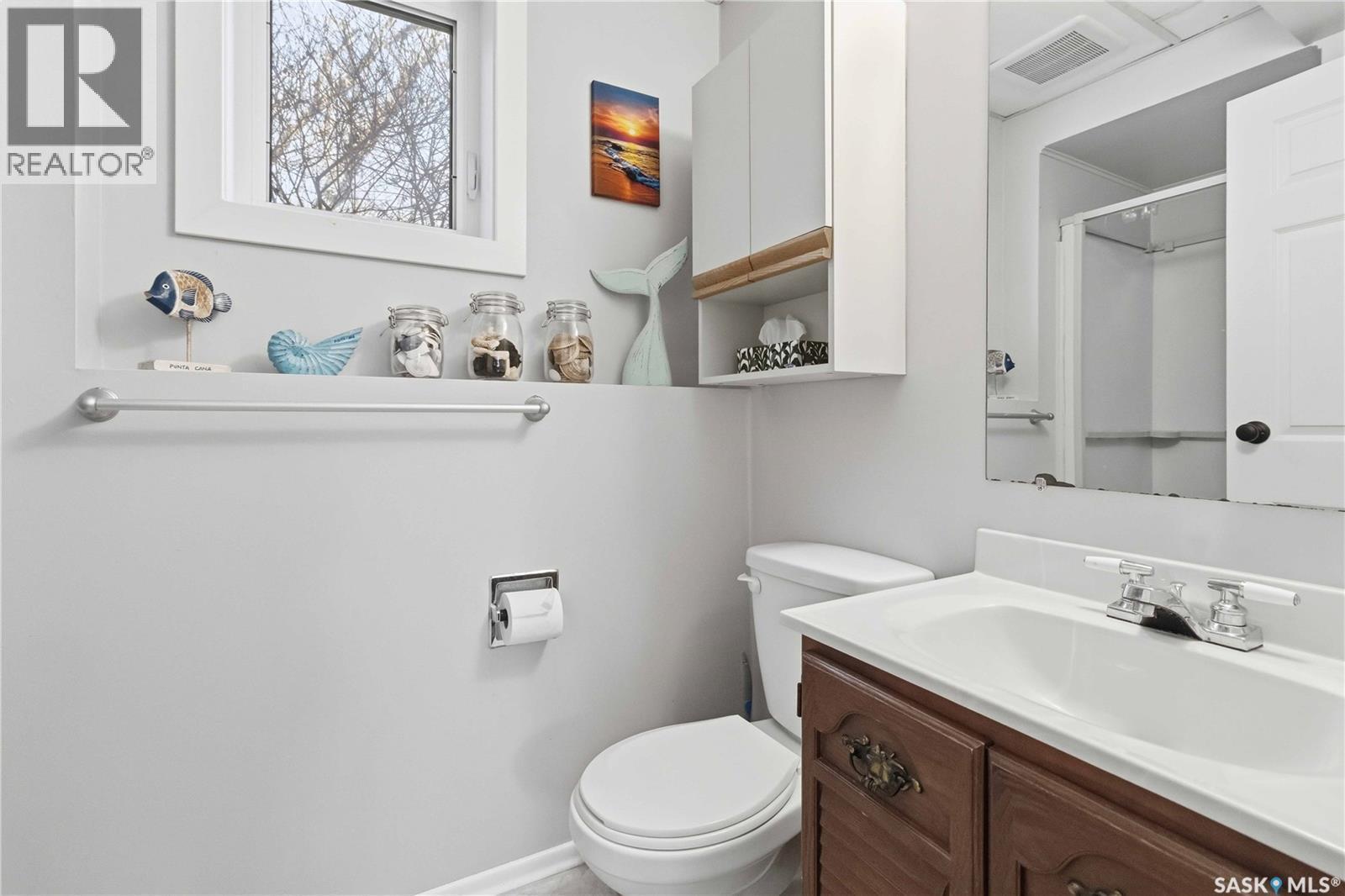 363 Candle Crescent, Saskatoon, SK - Indoor Photo Showing Bathroom
