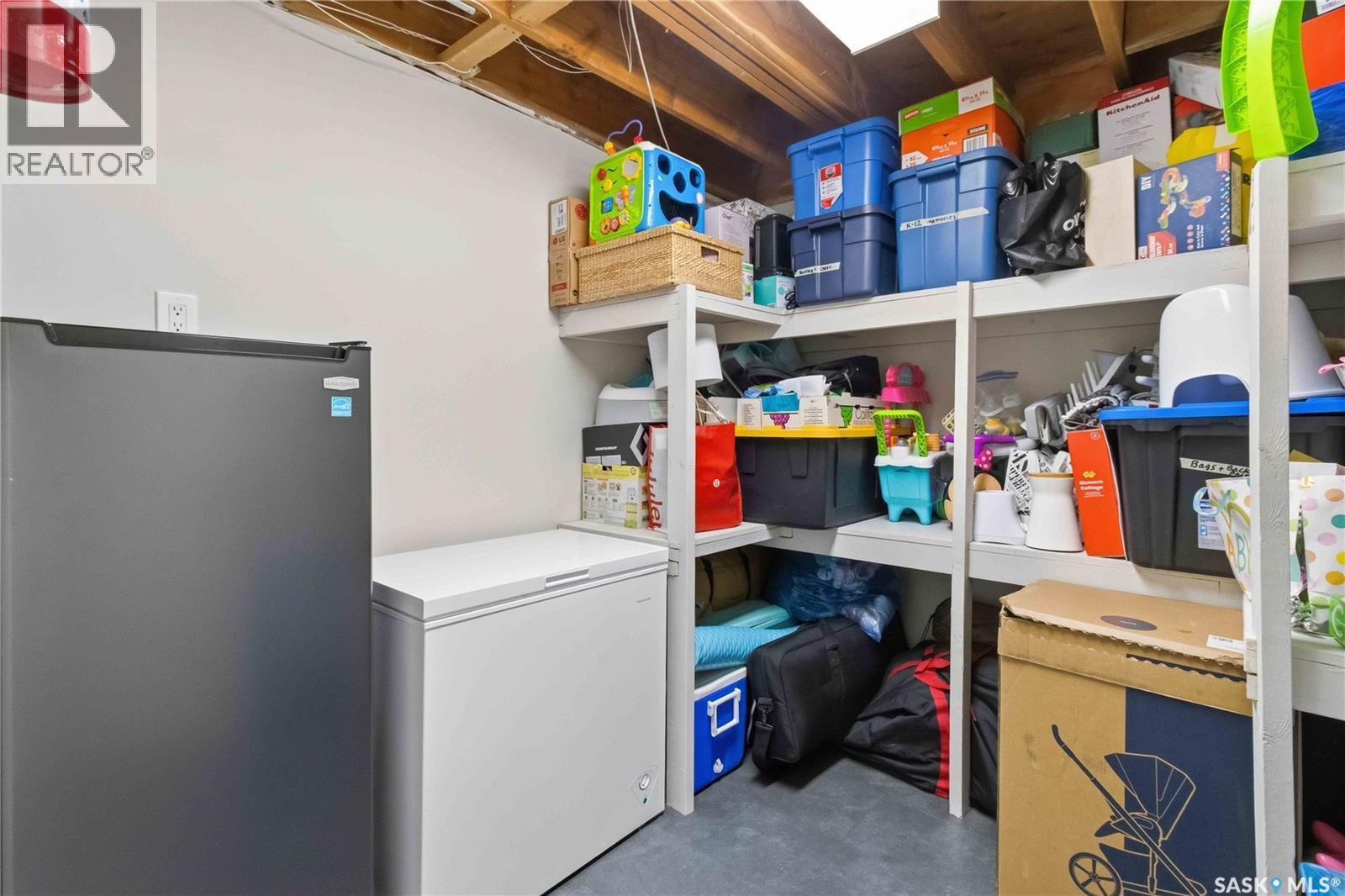 363 Candle Crescent, Saskatoon, SK - Indoor Photo Showing Laundry Room
