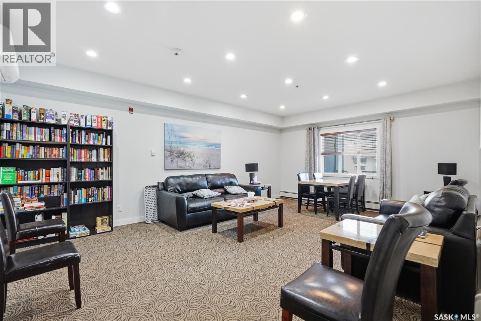 101 110 Hampton Circle, Saskatoon, SK - Indoor