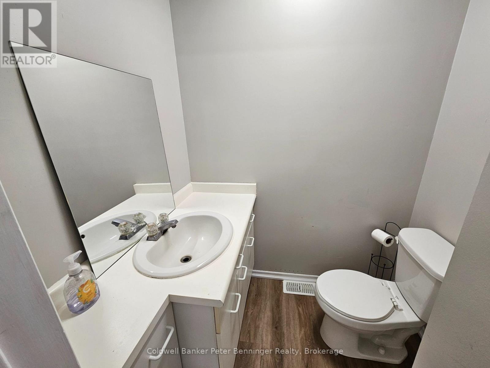 2nd floor 2 piece bath - 100 Lancaster Street E, Kitchener, ON