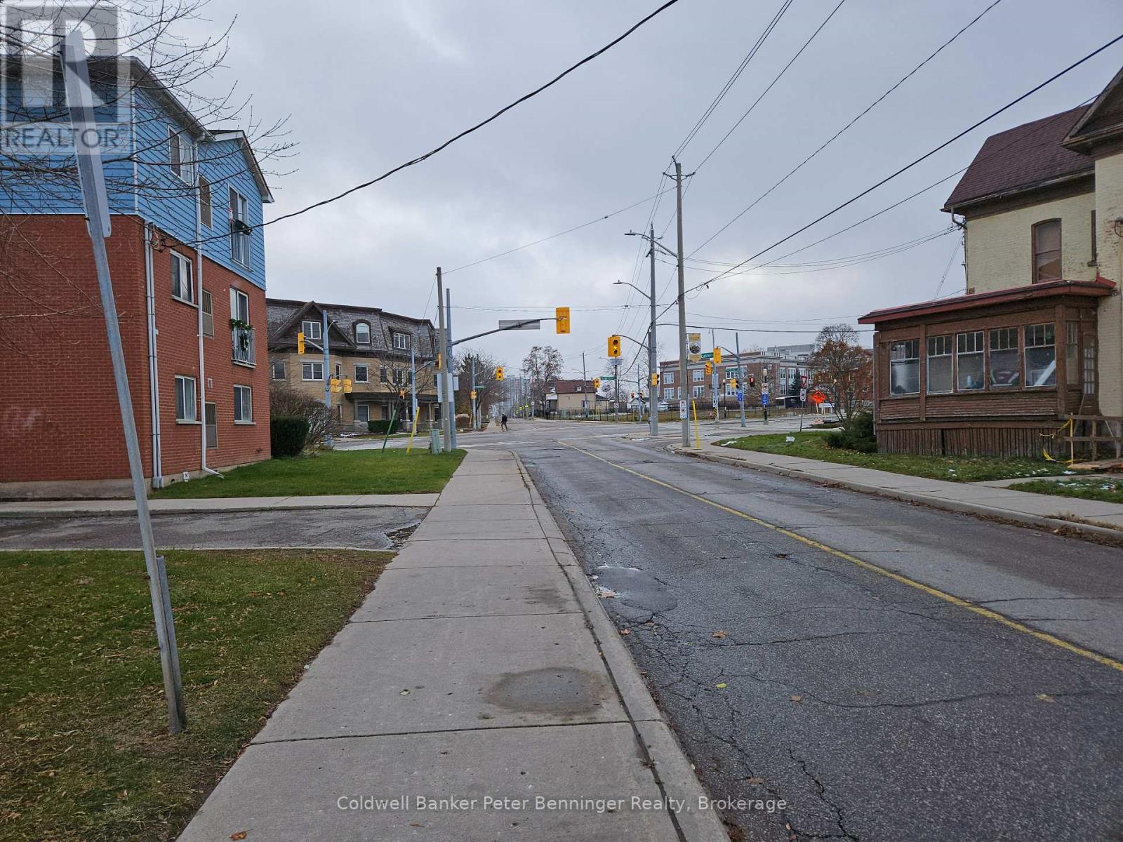 near corner of Frederick St - 100 Lancaster Street E, Kitchener, ON