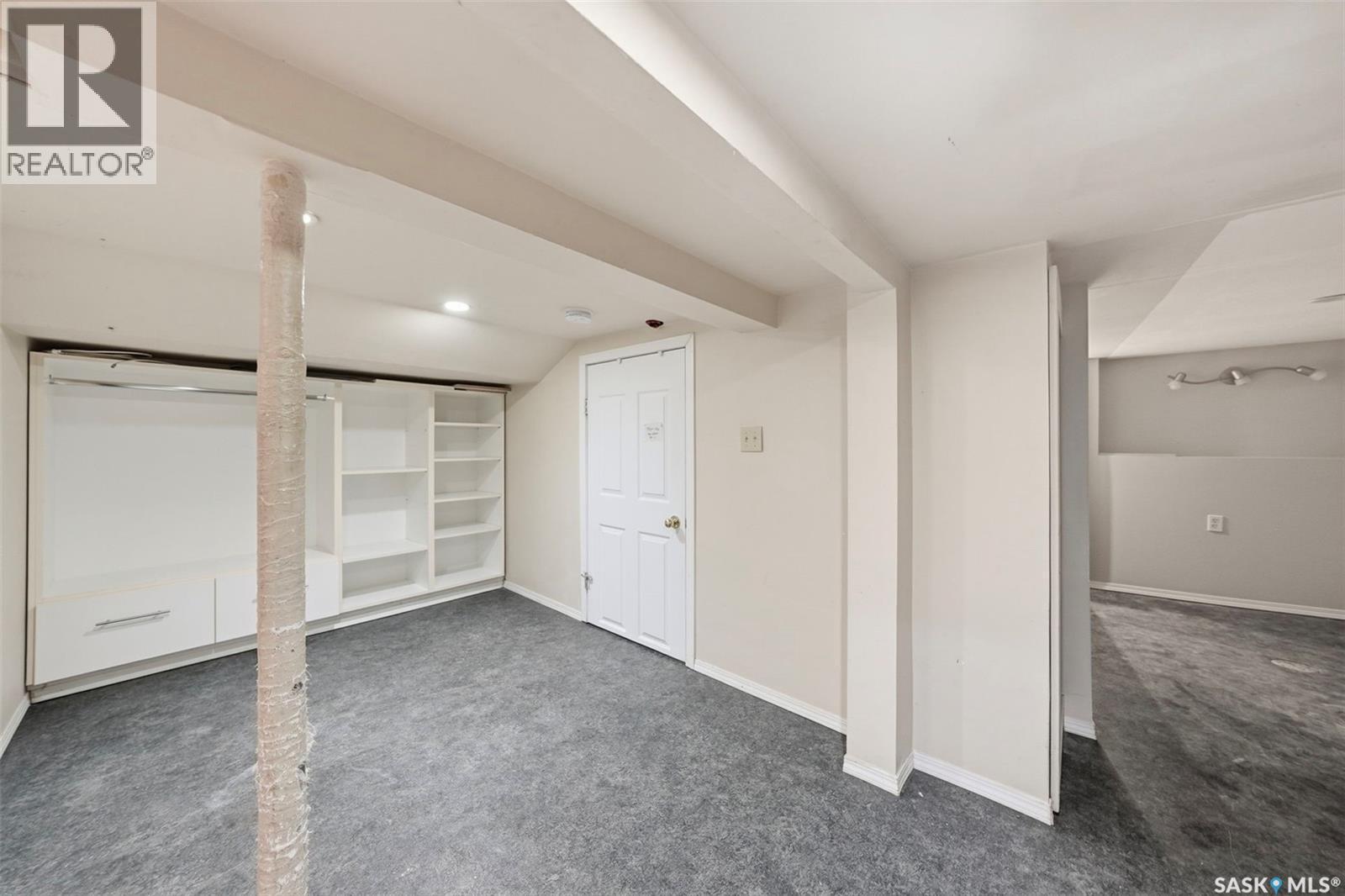 1336 H Avenue N, Saskatoon, SK - Indoor