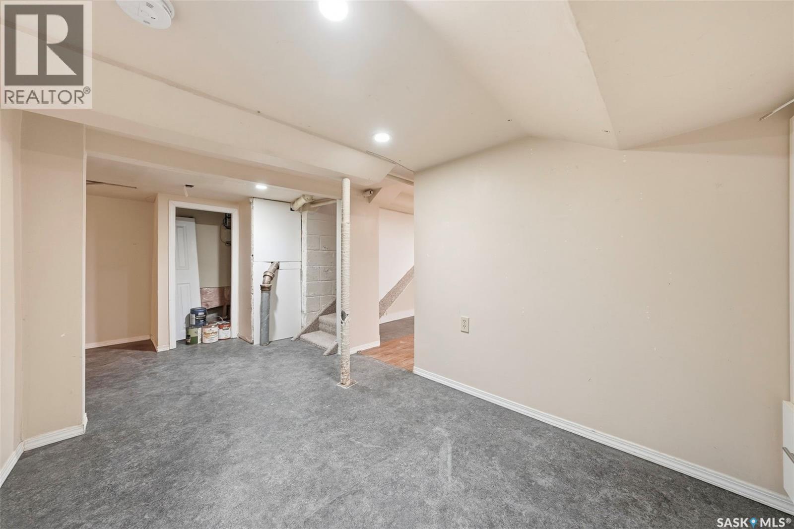 1336 H Avenue N, Saskatoon, SK - Indoor