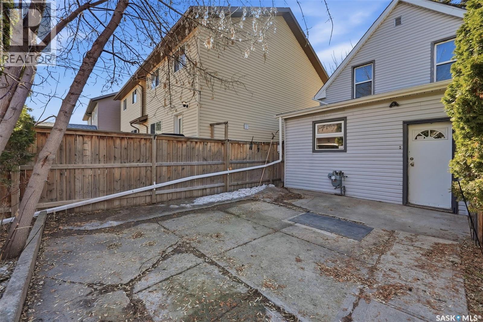 1336 H Avenue N, Saskatoon, SK - Outdoor