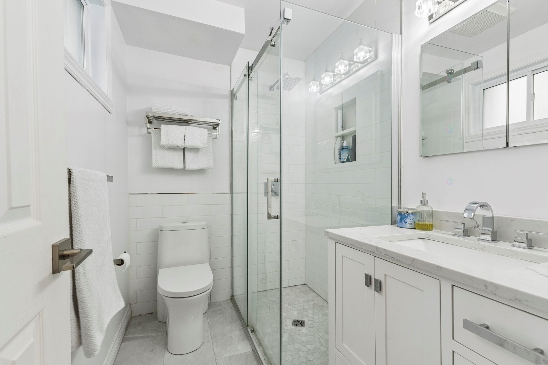 Master Bathroom - 31 Rue Pasteur, Dollard-Des-Ormeaux, QC - Indoor Photo Showing Bathroom