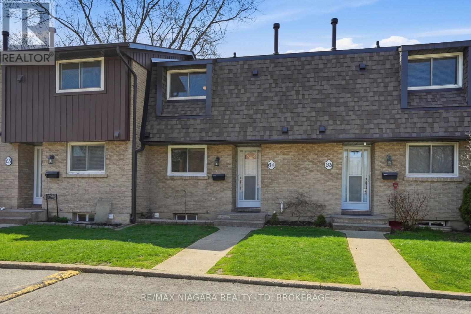 64 - 151 Linwell Road, St. Catharines (Lakeport), ON - Outdoor With Facade