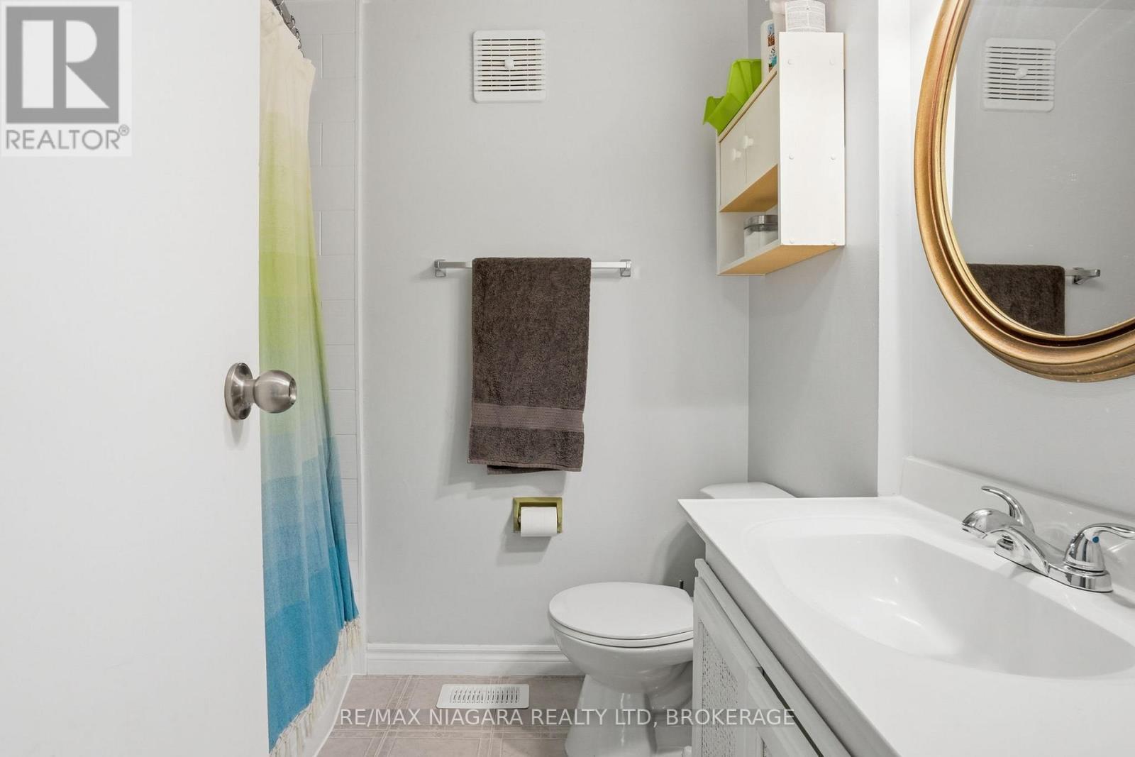 64 - 151 Linwell Road, St. Catharines (Lakeport), ON - Indoor Photo Showing Bathroom