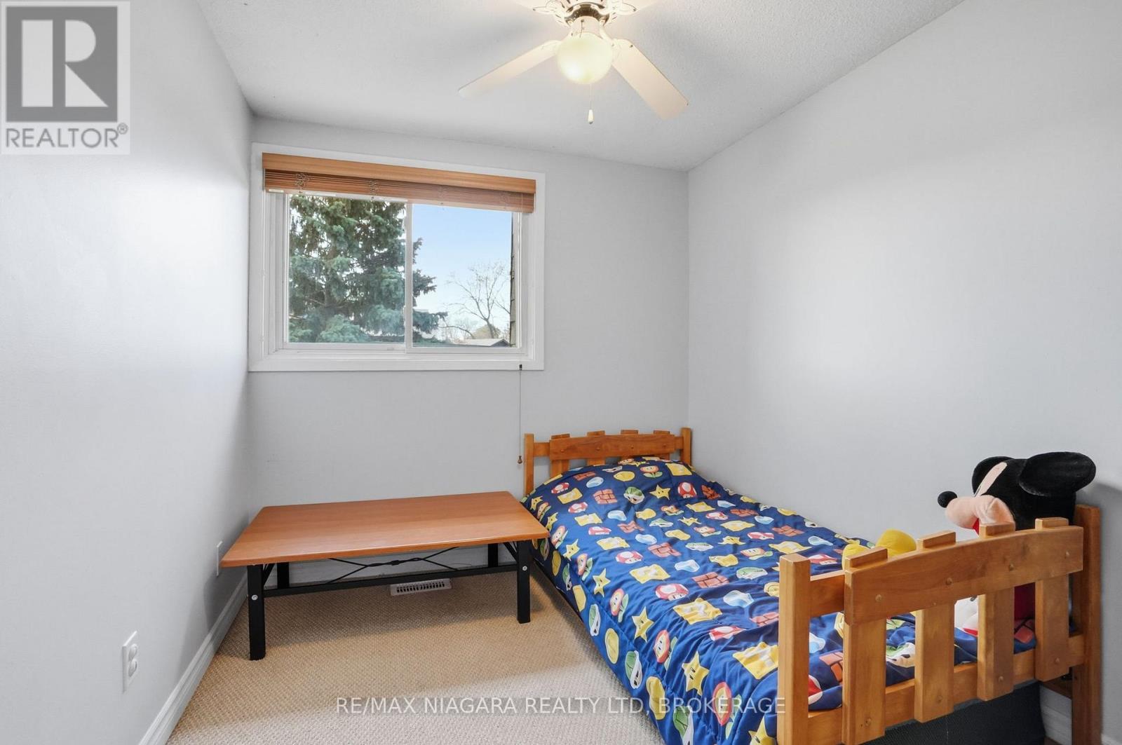 64 - 151 Linwell Road, St. Catharines (Lakeport), ON - Indoor Photo Showing Bedroom