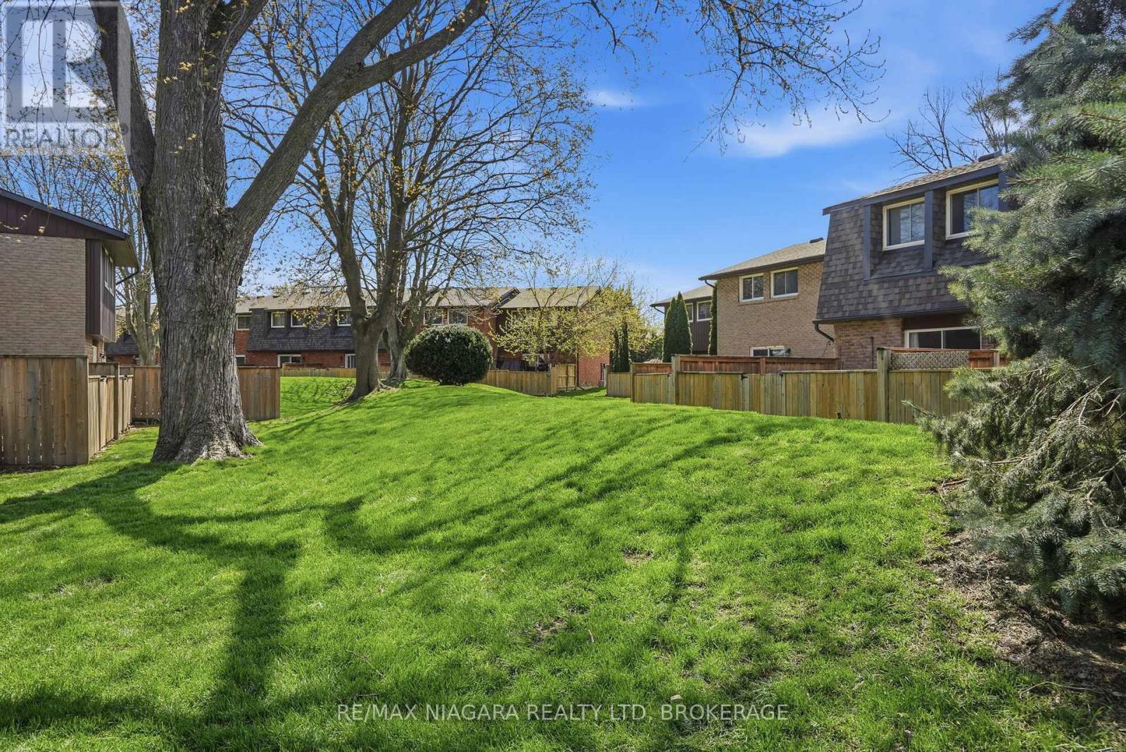 64 - 151 Linwell Road, St. Catharines (Lakeport), ON - Outdoor