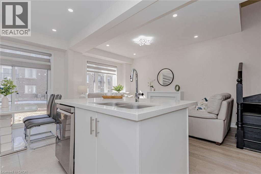 172 Beckview Drive, Kitchener, ON - Indoor Photo Showing Kitchen With Double Sink