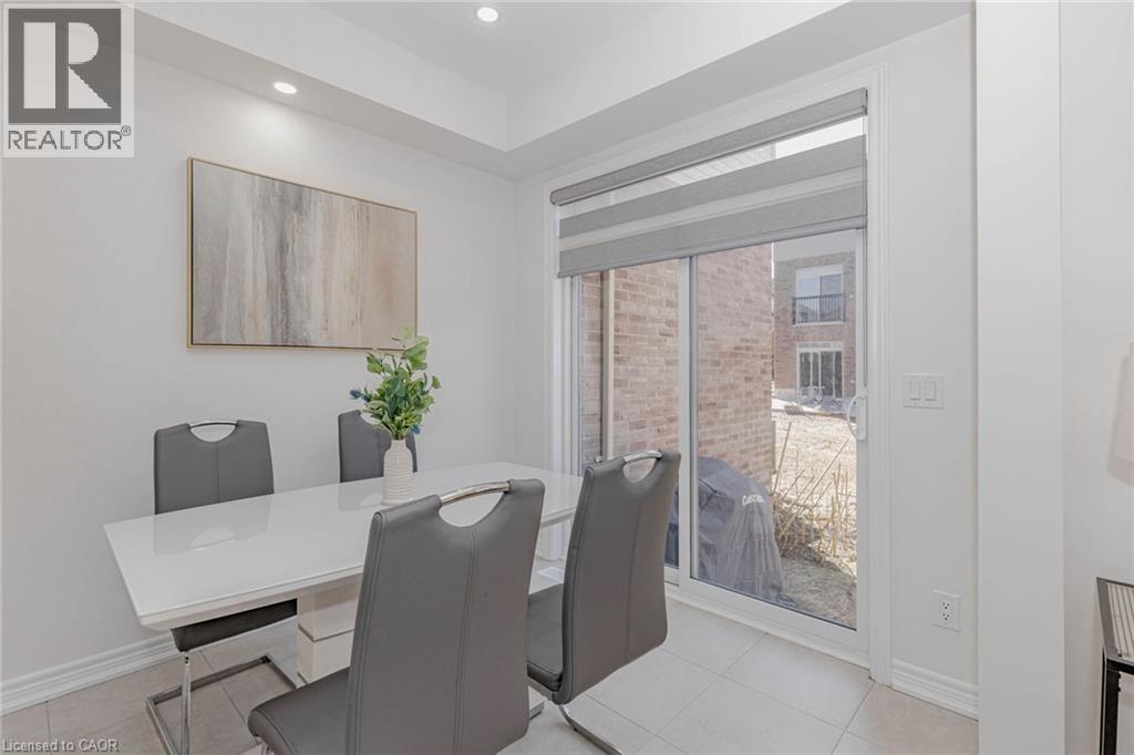 172 Beckview Drive, Kitchener, ON - Indoor Photo Showing Dining Room