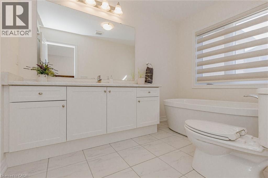 172 Beckview Drive, Kitchener, ON - Indoor Photo Showing Bathroom