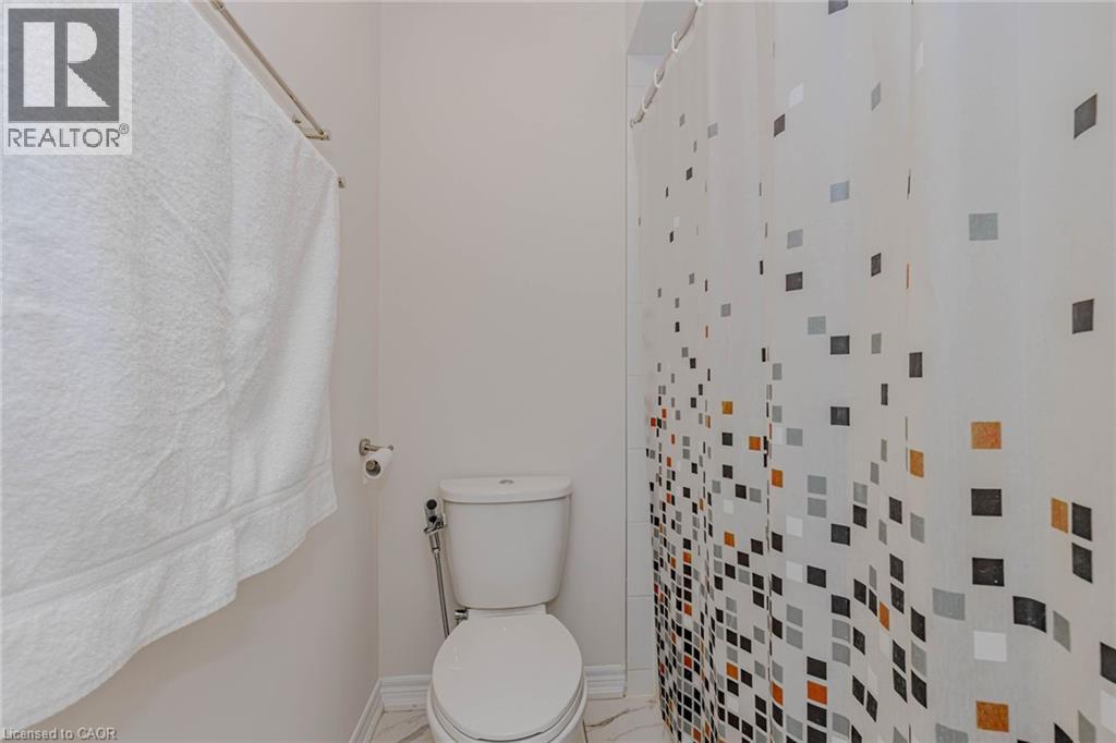 172 Beckview Drive, Kitchener, ON - Indoor Photo Showing Bathroom