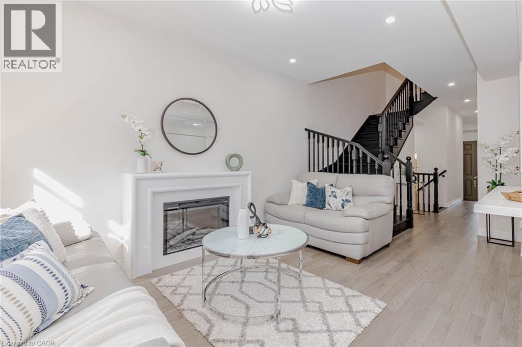 172 Beckview Drive, Kitchener, ON - Indoor Photo Showing Living Room With Fireplace