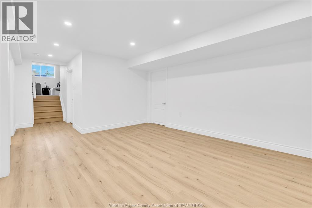 10540 Halstead, Windsor, ON - Indoor Photo Showing Other Room