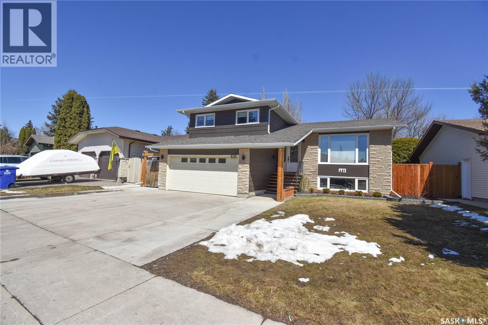 631 Delaronde Crescent, Saskatoon, SK - Outdoor With Facade