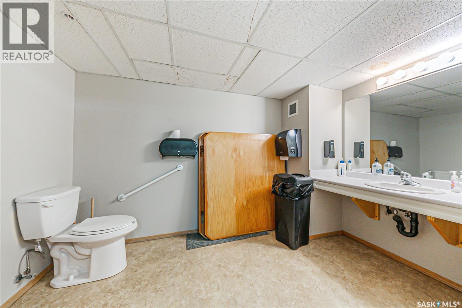 329 2530 25Th Avenue, Regina, SK - Indoor Photo Showing Bathroom