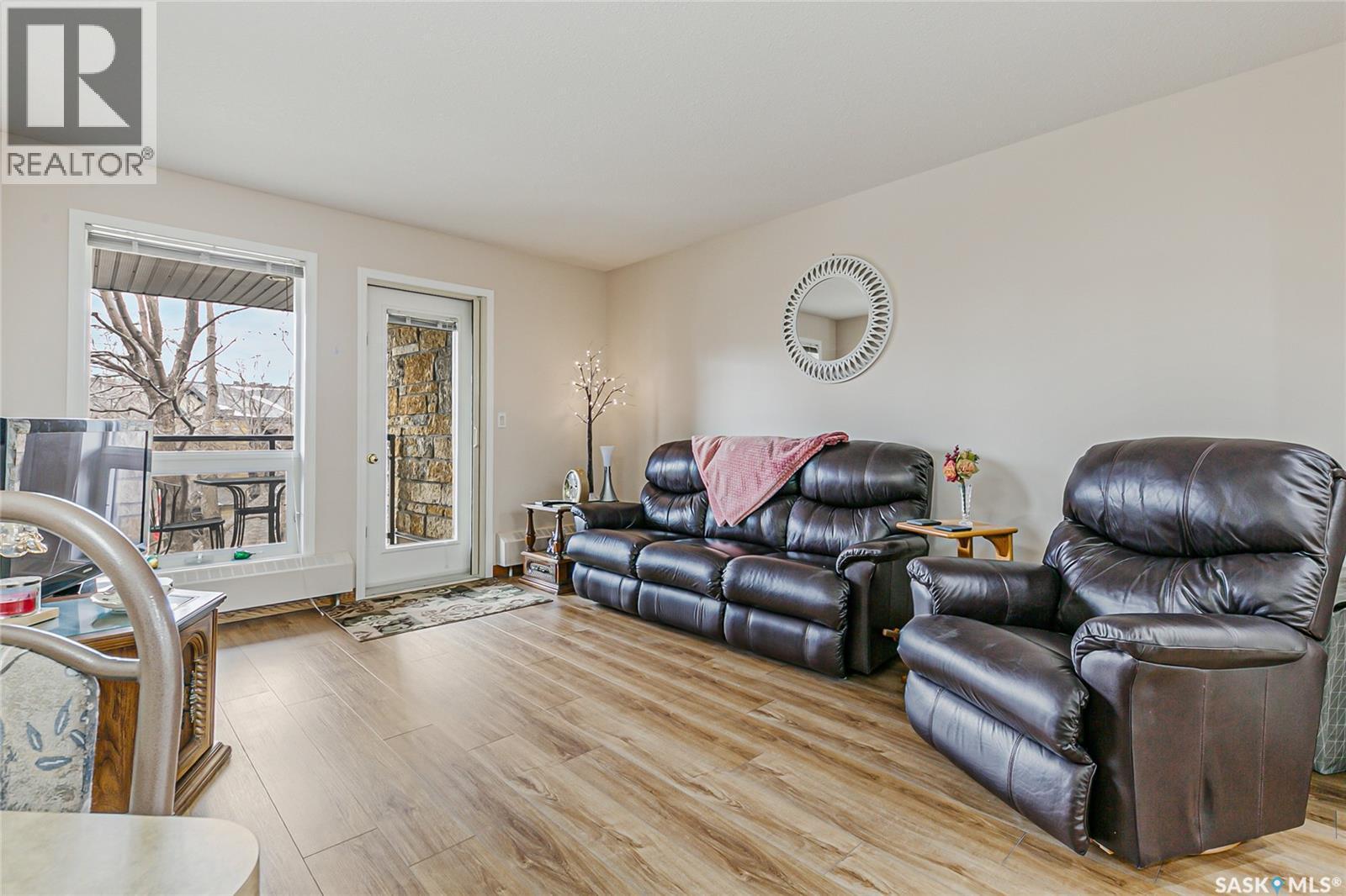329 2530 25Th Avenue, Regina, SK - Indoor Photo Showing Living Room