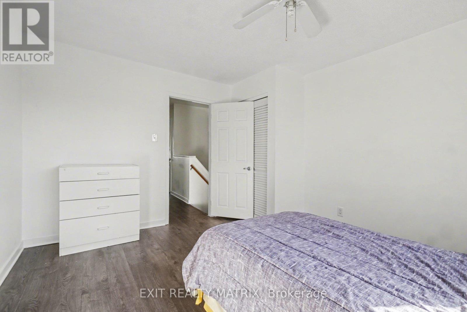 1864 Lenester Avenue, Ottawa, ON - Indoor Photo Showing Bedroom