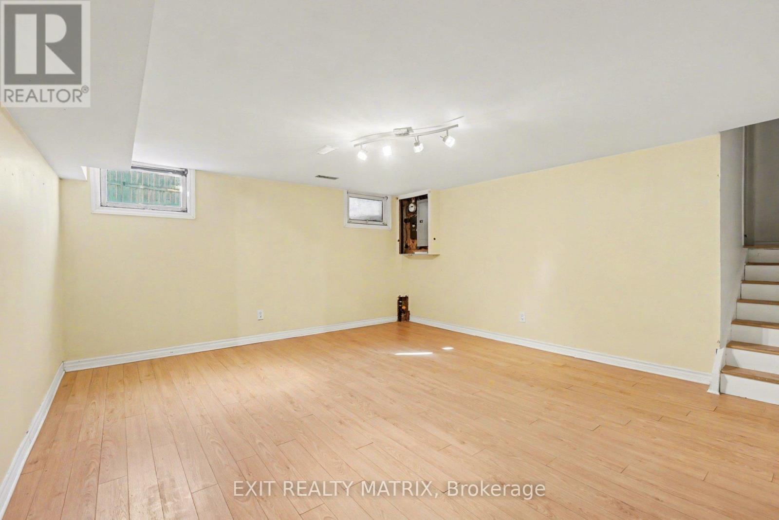 1864 Lenester Avenue, Ottawa, ON - Indoor