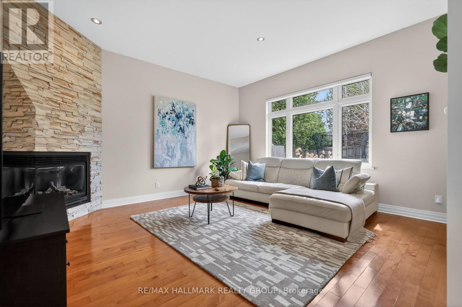 1934 Lenester Avenue, Ottawa, ON - Indoor Photo Showing Living Room With Fireplace