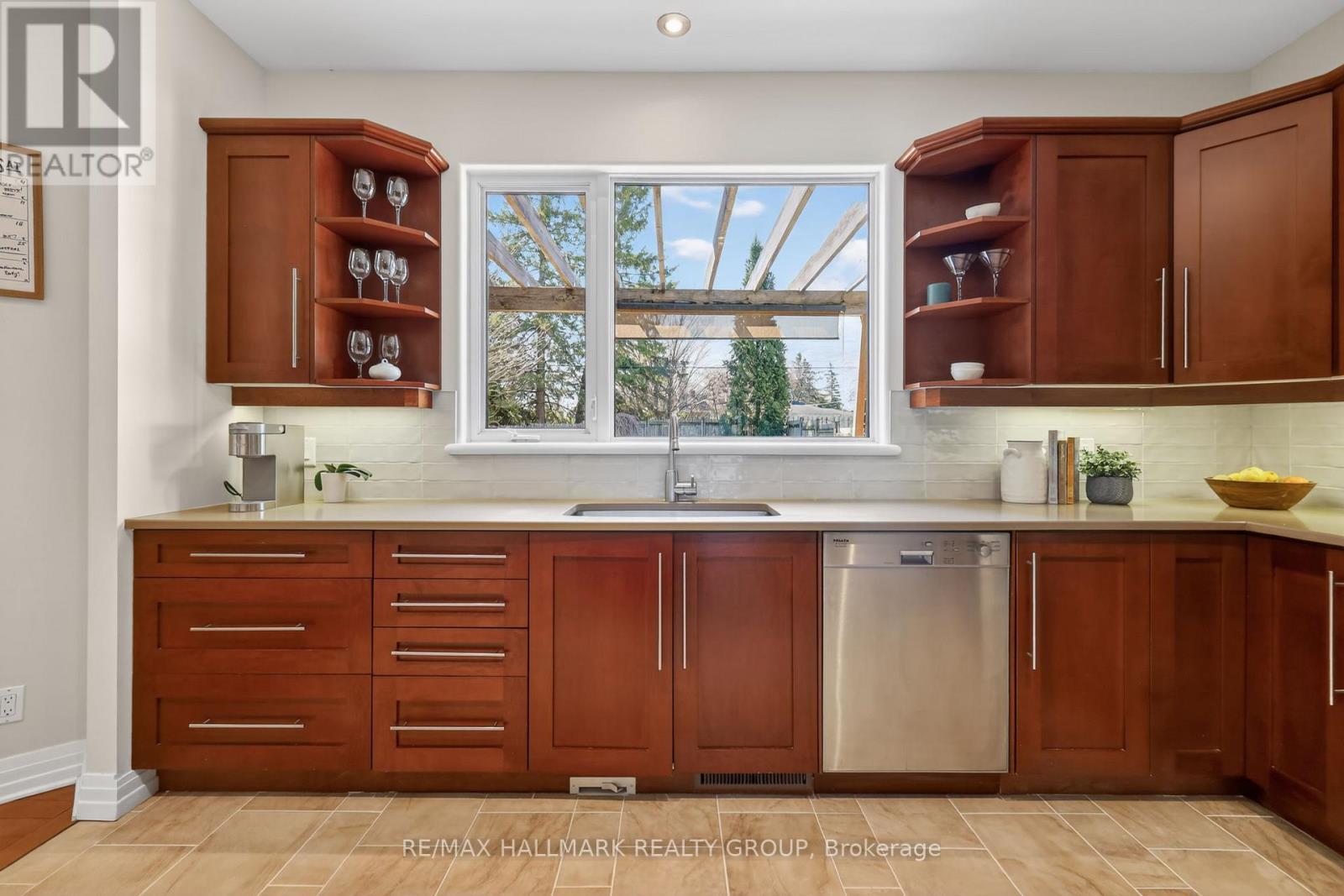 1934 Lenester Avenue, Ottawa, ON - Indoor Photo Showing Kitchen