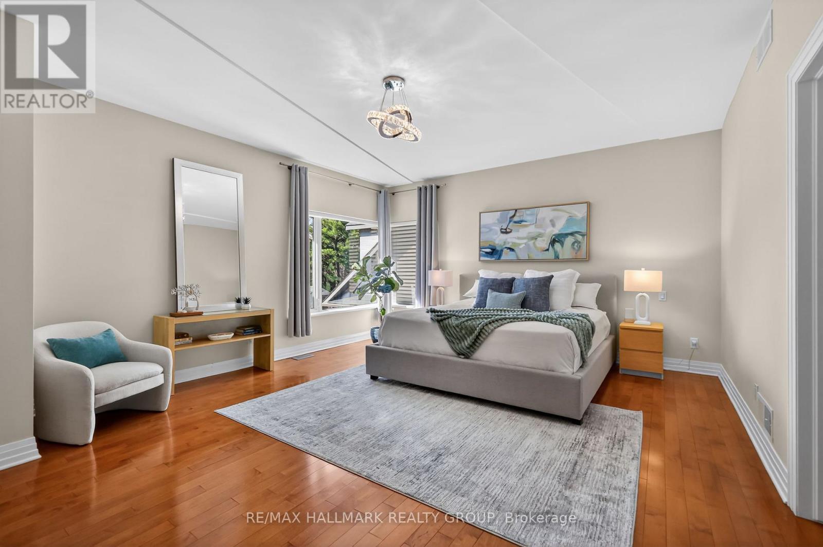 1934 Lenester Avenue, Ottawa, ON - Indoor Photo Showing Bedroom