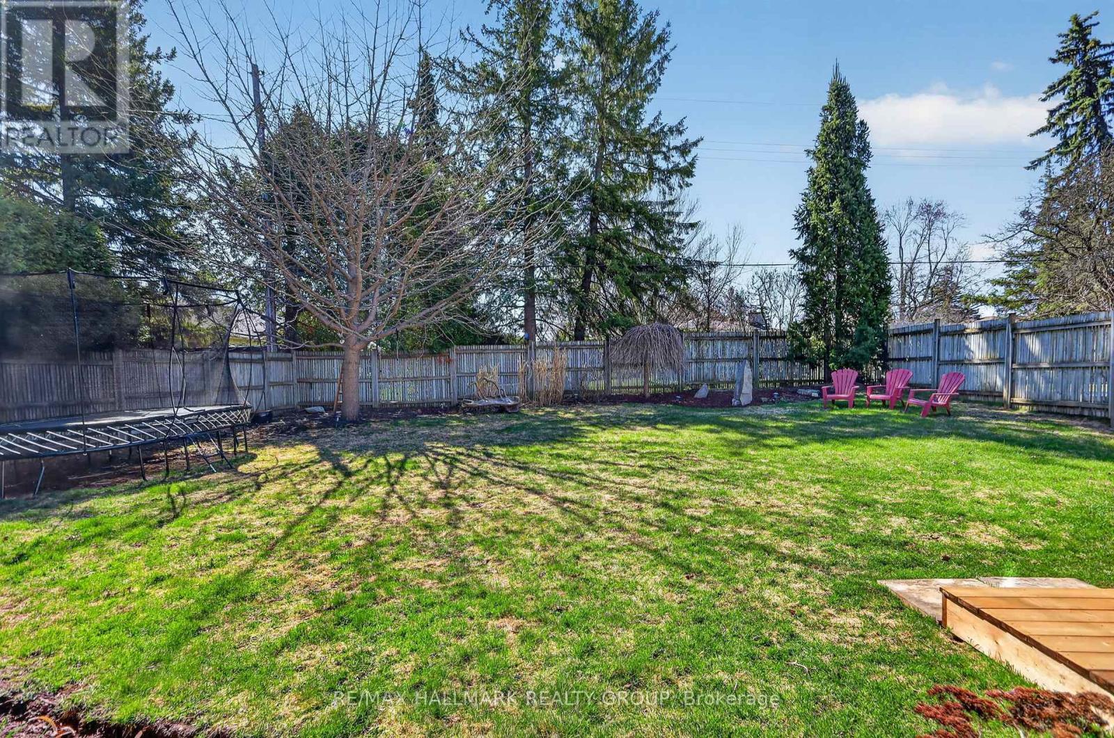 1934 Lenester Avenue, Ottawa, ON - Outdoor With Backyard