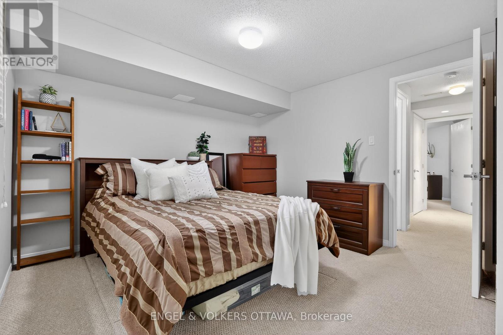 272 King Edward Avenue, Ottawa, ON - Indoor Photo Showing Bedroom