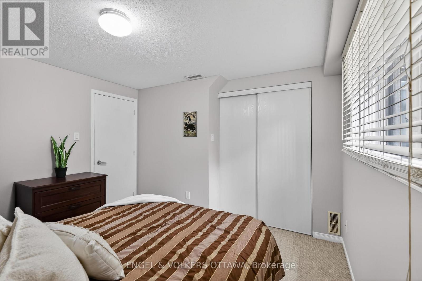 272 King Edward Avenue, Ottawa, ON - Indoor Photo Showing Bedroom