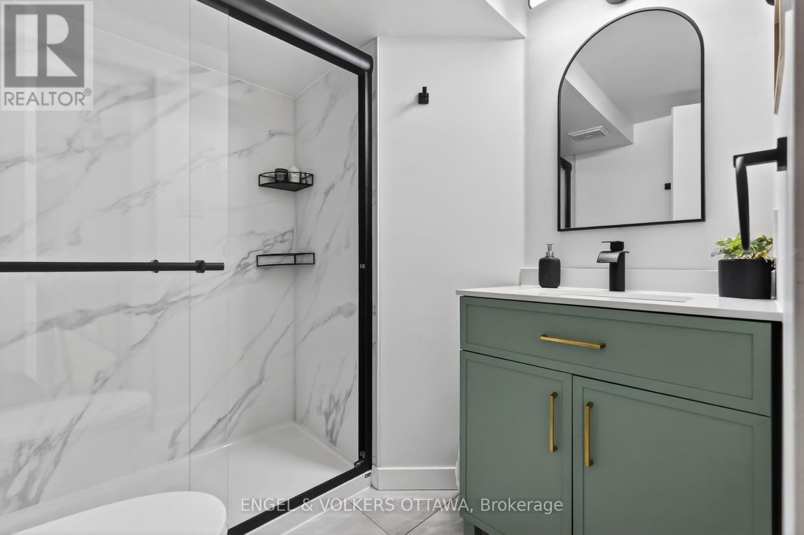 272 King Edward Avenue, Ottawa, ON - Indoor Photo Showing Bathroom